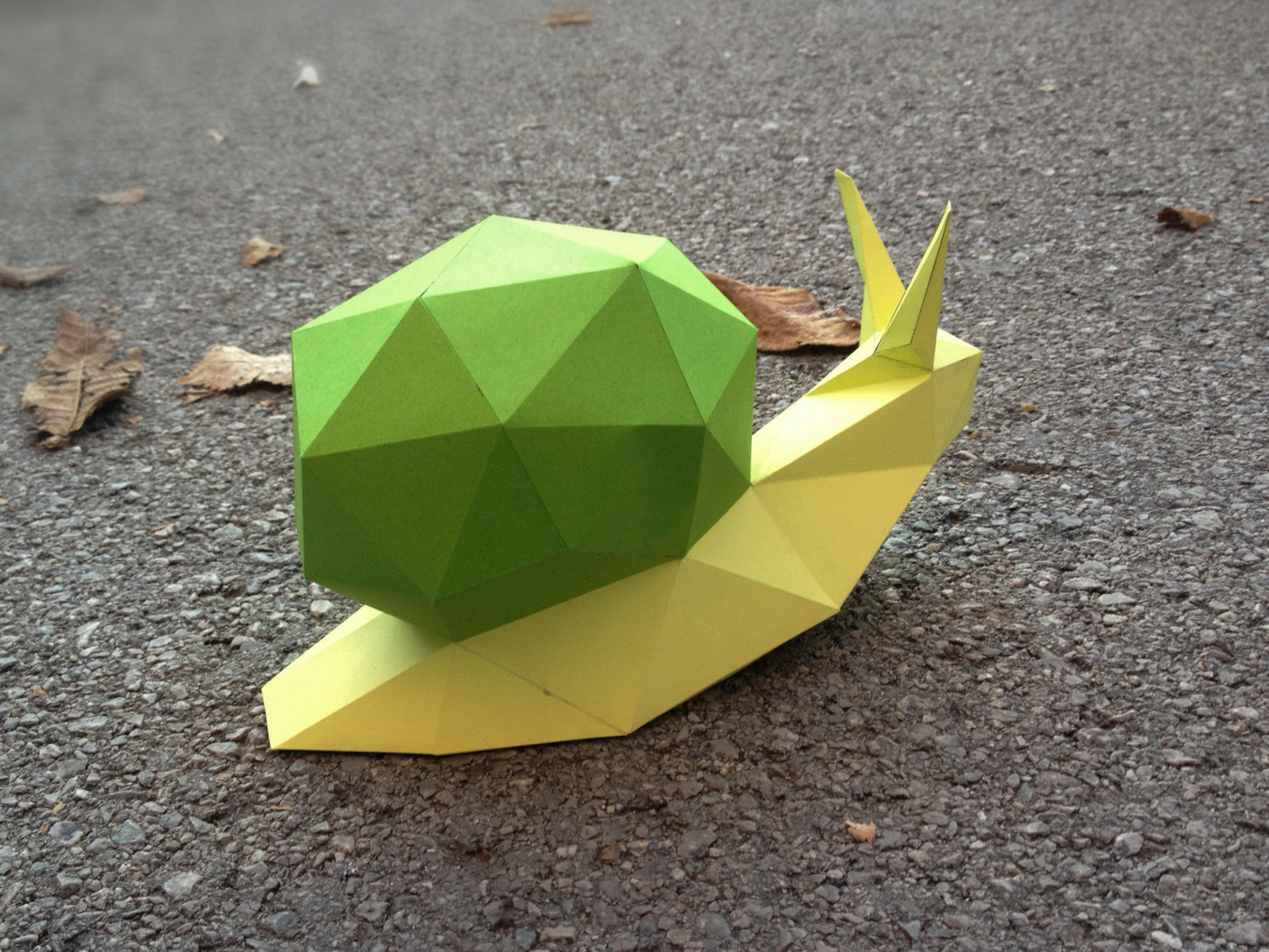 SNAIL - Make your own geometric model using PDF template - Poligonia - 3D Papercraft creations